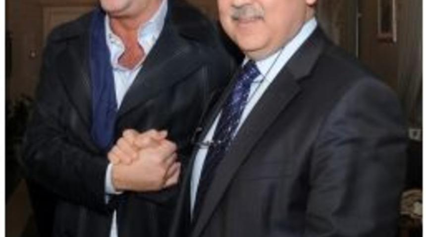 Sanat&ccedil;ı Şent&uuml;rk&rsquo;ten Anlamlı Proje