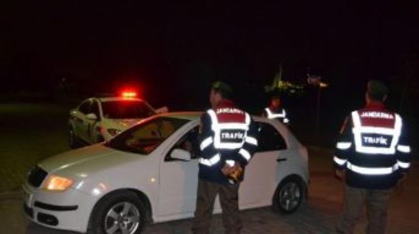 Altınova Jandarma Timlerinden Alkol Uygulaması