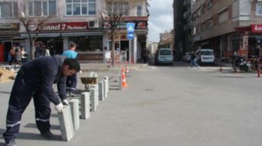 Kırklareli Vilayet Meydanı'nda Ref&uuml;j &Ccedil;alışması