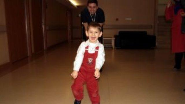 Minik Ömür Mert 4 Yaşında Yürümeye Başladı