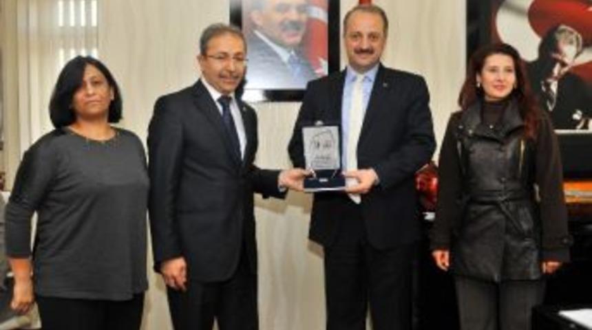 Eğitimcilerden Akg&uuml;l&rsquo;e Teşekk&uuml;r Ziyareti