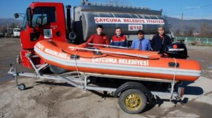 &Ccedil;aycuma Belediyesi Su &Uuml;st&uuml; Kurtarma Botuna Taşıma R&ouml;morku Aldı