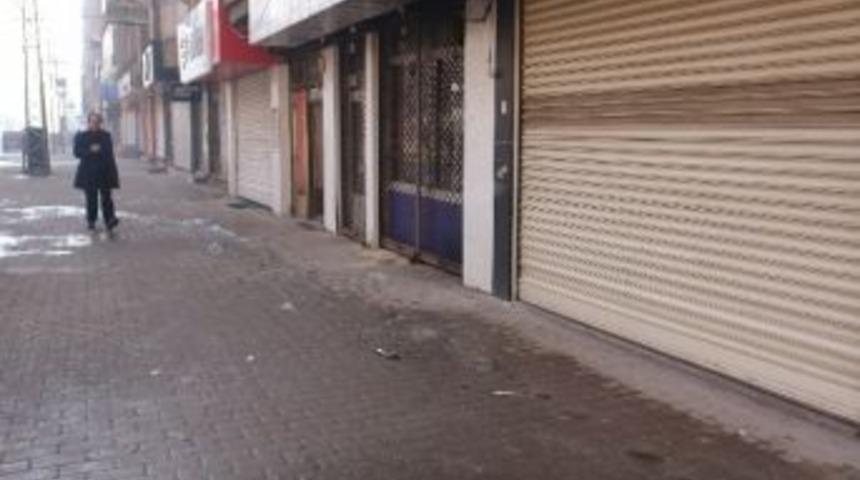 Y&uuml;ksekova&rsquo;da Kepenkler A&ccedil;ılmadı