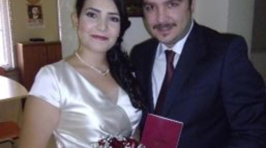 Sevgililer G&uuml;n&uuml;'nde D&uuml;nya Evine Girdiler