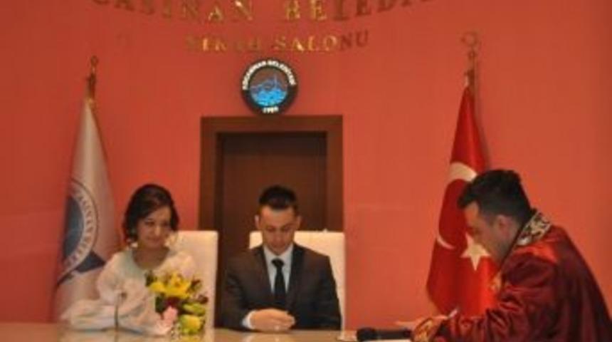 (&ouml;zel Haber) 14 Şubat'ta 14 Nikah