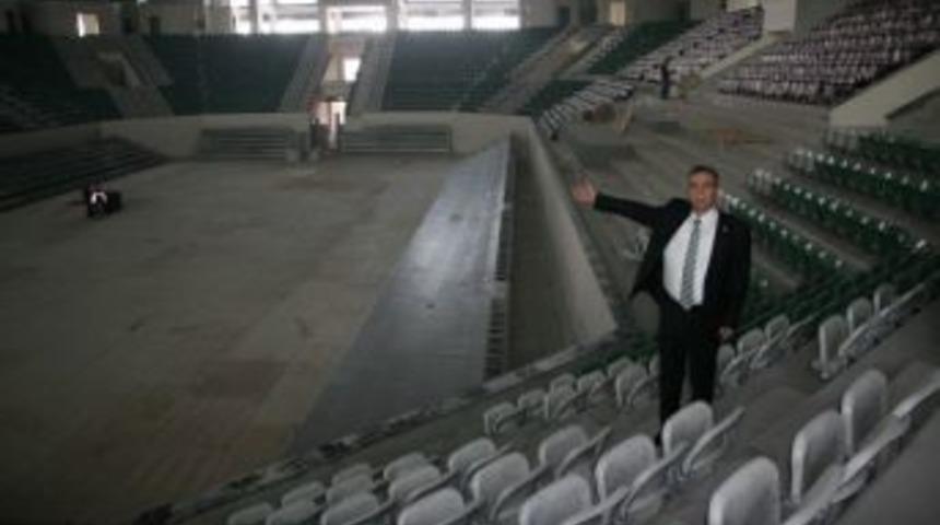 &ldquo;nil&uuml;fer Kapalı Spor Salonu D&uuml;nya Kadınlar Basketbol Şampiyonası'na Yetişmeli&rdquo;