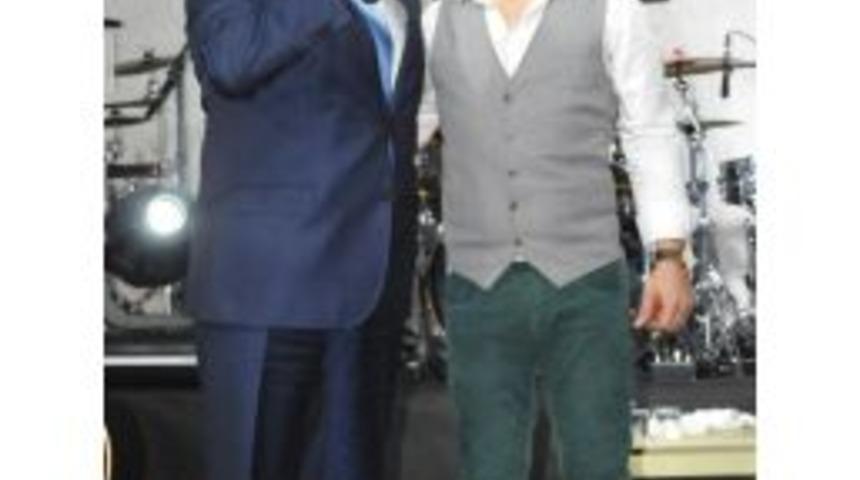 Boz&uuml;y&uuml;k'te Fettah Can R&uuml;zgarı