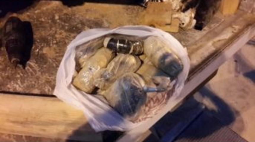 İzmir'de 9.5 Kilo Eroin Ele Ge&ccedil;irildi