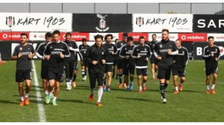 Beşiktaş, Bursaspor Ma&ccedil;ı Hazırlıklarını S&uuml;rd&uuml;r&uuml;yor