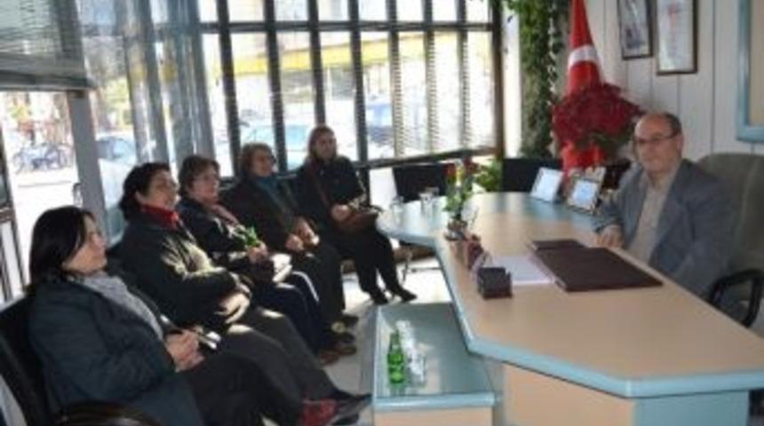 Chp'li Kadınlardan Kula Esnafı'na Ziyaret