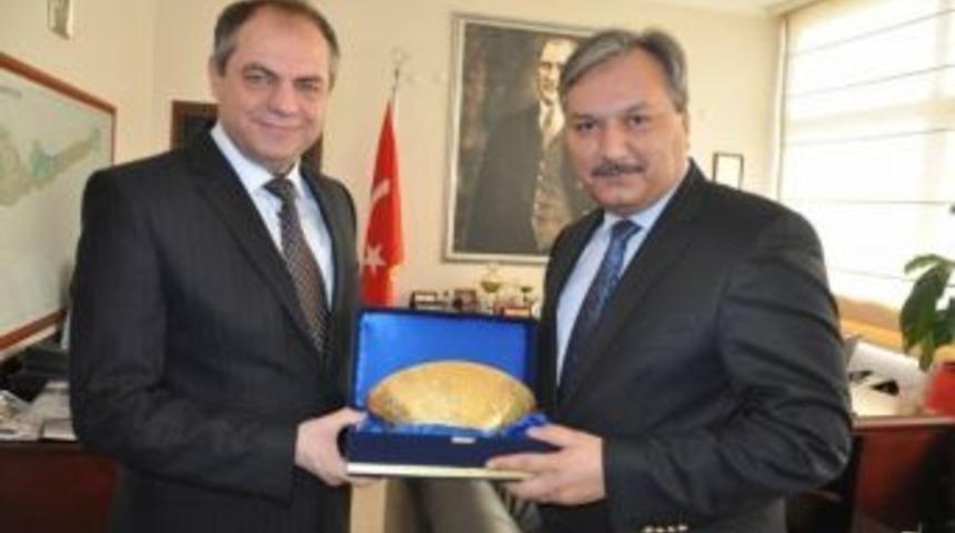 Tekirdağ İl Emniyet M&uuml;d&uuml;r&uuml;nden Tekirdağ Belediye Başkanına Veda Ziyareti