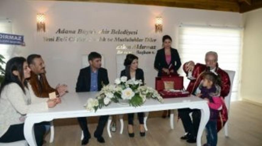 Aldırmaz Sevgililer G&uuml;n&uuml;nde Nikah Kıydı