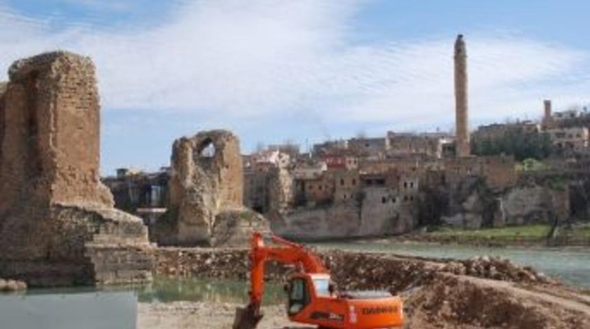 Ilısu Baraj Suları Altında Kalacak Olan Tarihi K&ouml;pr&uuml;n&uuml;n Restorasyonu Tepki &Ccedil;ekiyor