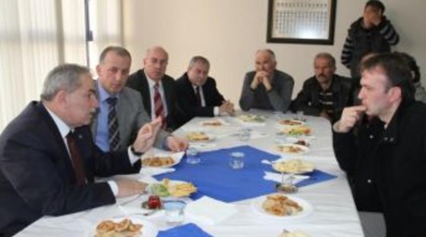 Demirtaş, Seyyar Pazarcıların Sorunlarını Dinledi