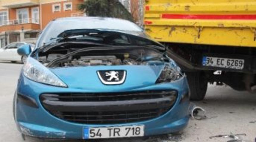 Polisten Ka&ccedil;arken Kaza Yaptı