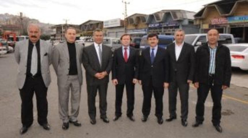 Vali &Ouml;z, B&uuml;y&uuml;k Sanayi Sitesi Esnafının Sorunlarını Dinledi
