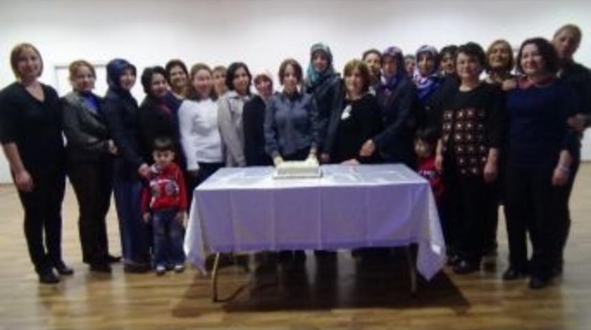 Aile İ&ccedil;i Eğitim Semineri Programına Katılanlara Sertifika Verildi