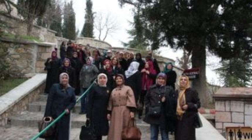 Ak Kadınlar Se&ccedil;im &Ccedil;alışmalarına Dualarla Başladı