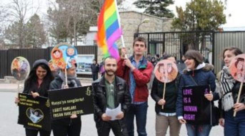Kaos Gl, Rusya'daki Eşcinsellik Karşıtı Uygulamaları Protesto Etti