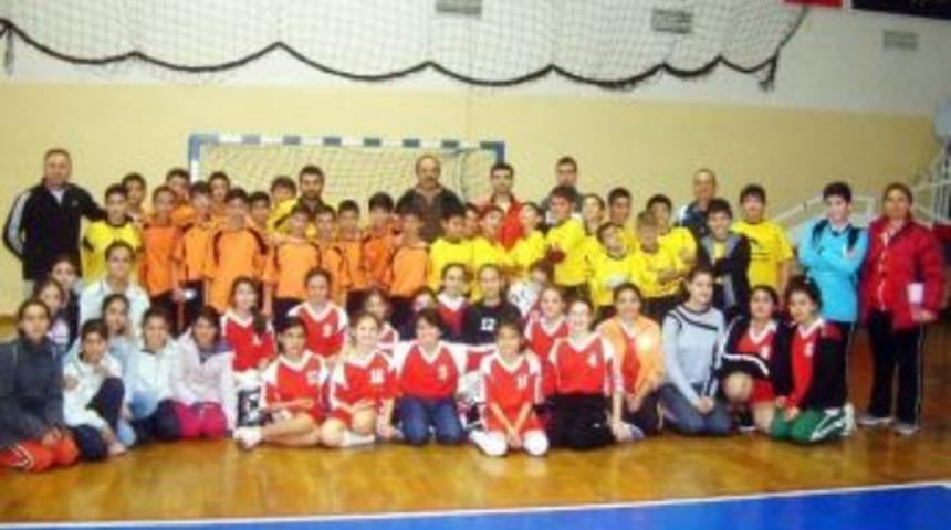Burhaniye&rsquo;de Hentbol Coşkusu Yaşandı