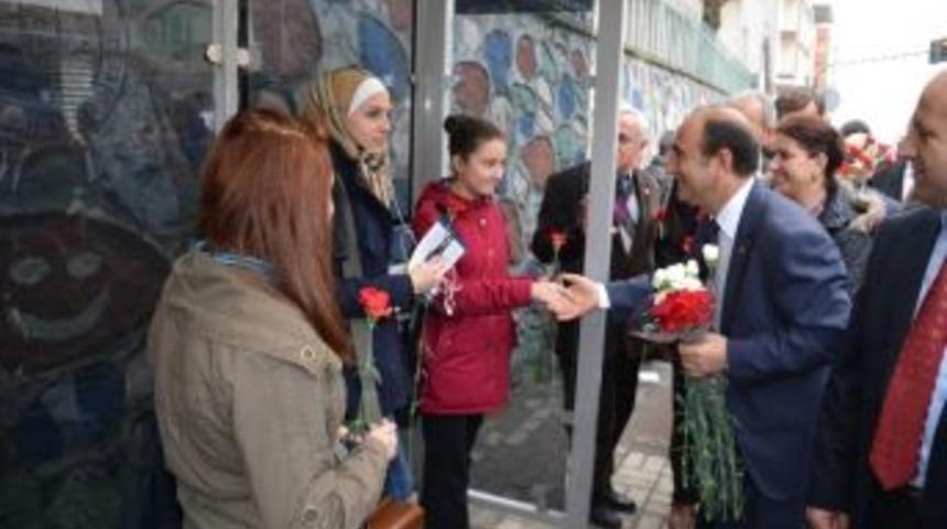 Edebali'den Sevgililer G&uuml;n&uuml; Karanfili