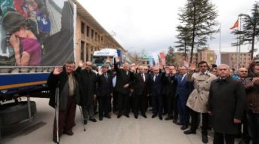 Eskişehir&rsquo;den Suriye&rsquo;ye 5 Yardım Tırı Yola &Ccedil;ıktı