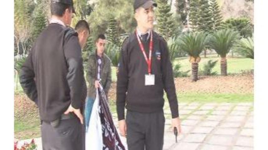 Adana'da İlgin&ccedil; Eylem
