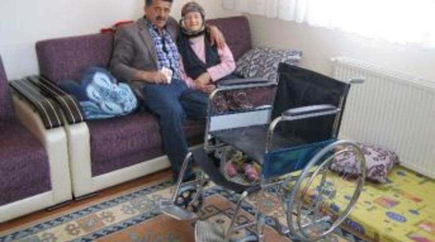 İzmit Belediyesi Tekerlekli Sandalye Yardımında Bulundu