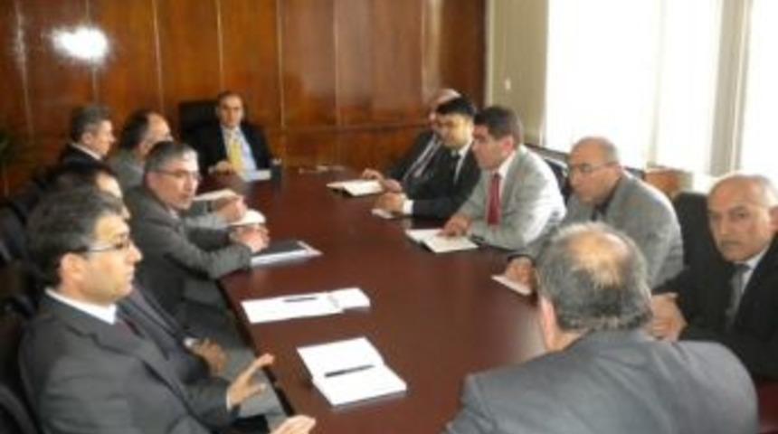 Kaymakam Beyazyıldız Okul M&uuml;d&uuml;rleriyle Toplandı