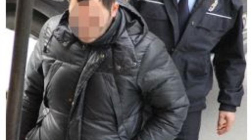 M&uuml;zik Dinleyenlere T&uuml;fekle Ateş A&ccedil;ıldı: 2 Yaralı