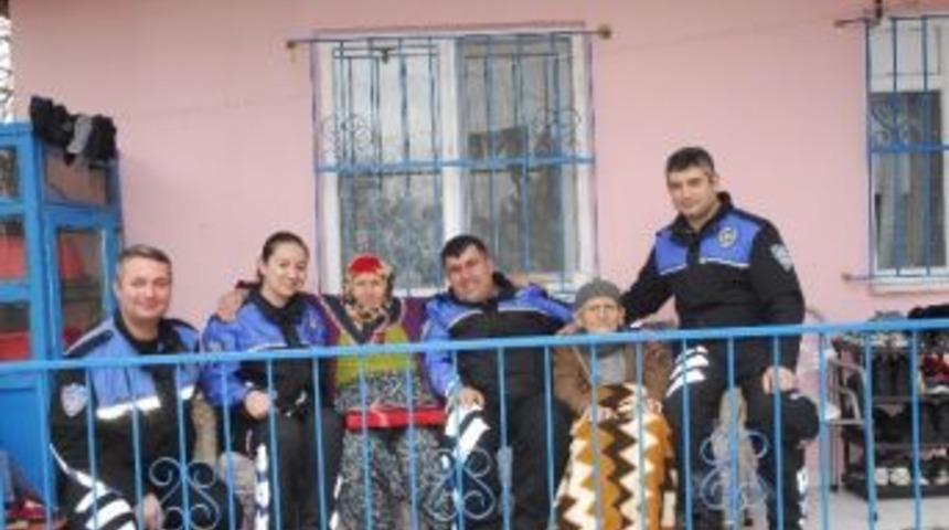 Polisten 73 Yıllık Sevgililere S&uuml;rpriz