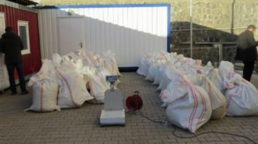 Diyarbakır&rsquo;da 1 Ton 842 Kilo Esrar Ele Ge&ccedil;irildi