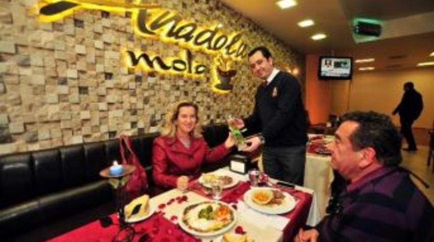 Ulaşım Firmasının Konuklarına 14 Şubat S&uuml;rprizi