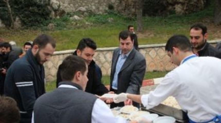 Dizilere Kızdı Padişah İ&ccedil;in Mevlit Okuttu