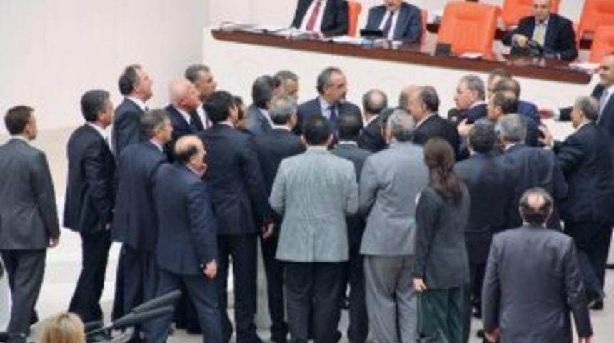 Hsyk Teklifi G&ouml;r&uuml;şmelerinde K&uuml;rs&uuml; İşgali Tartışmaları