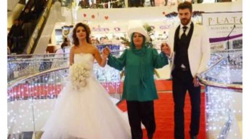 Plato Avm&rsquo;de Ayşe Ko&ccedil;ak&rsquo;tan Gelinlik Defilesi