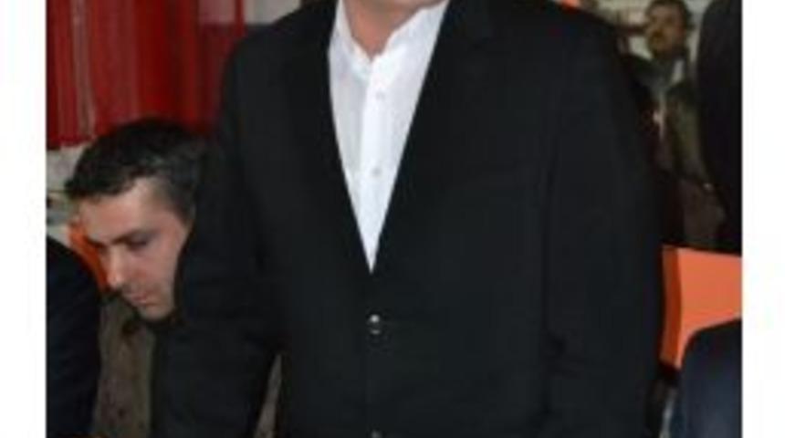 Se&ccedil;im S&uuml;recine Gelinlik Kız Benzetmesi