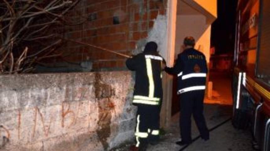 Bafra'da Metruk Binada Yangın