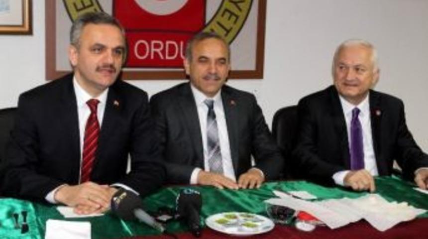 Partilerin Altınordu Adaylarından &Ouml;rnek Davranış