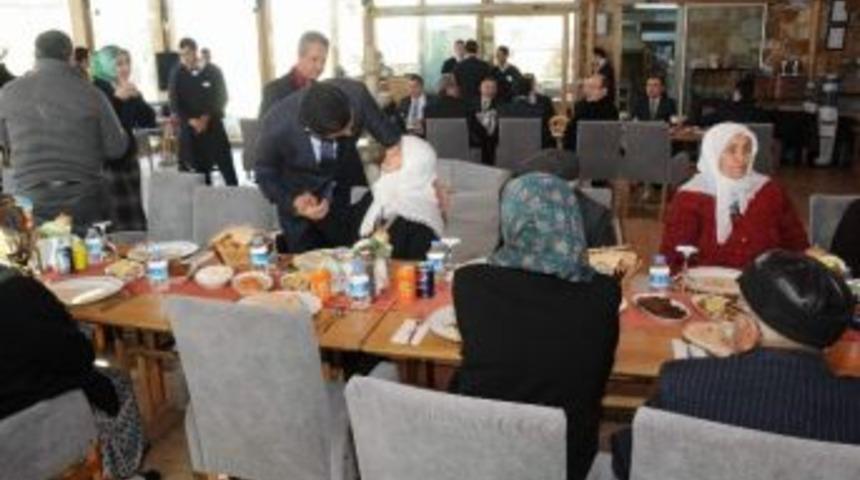 G&ouml;n&uuml;l El&ccedil;ileri Projesinde G&ouml;n&uuml;ll&uuml; Sayısı Artıyor