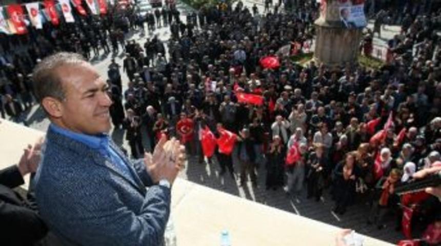 S&ouml;zl&uuml;: "ne Hakkınız Varsa Alacaksınız"