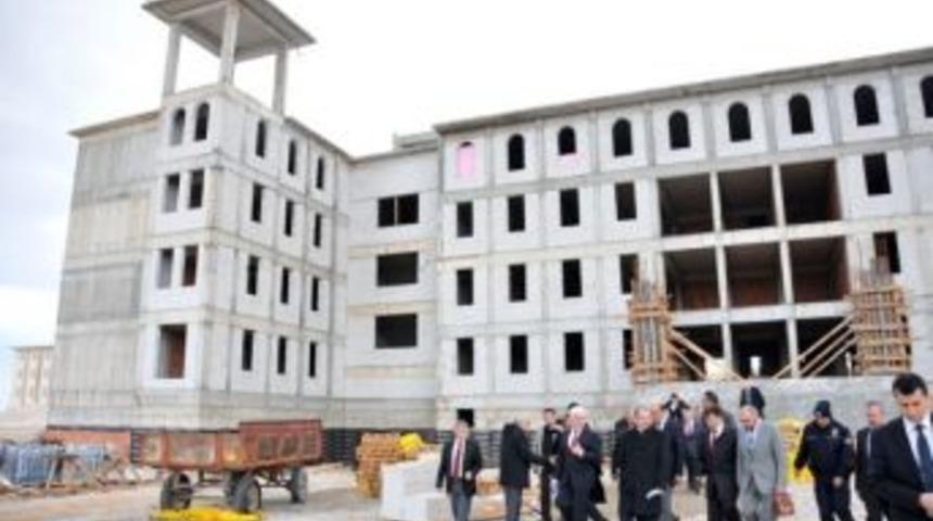 Milletvekili Dinçer, Karaman'da Okul İnşaatlarını Gezdi