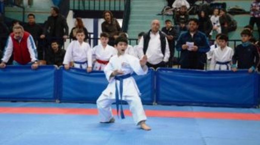 D&uuml;zce&rsquo;de Karate Grup M&uuml;sabakaları Başladı