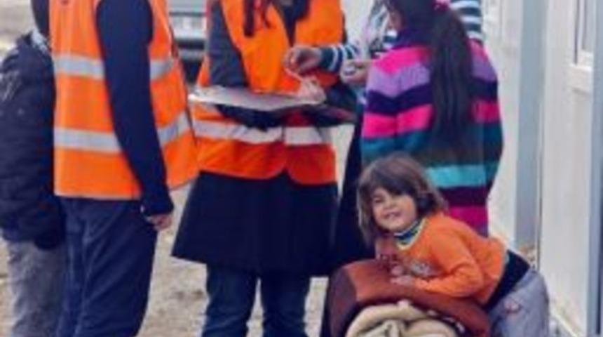 Altın Kalpli Gen&ccedil;ler Bu Kez Uzaklarda Sevindirdi