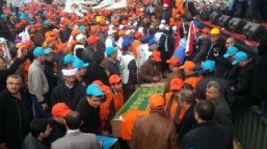 T&uuml;rk-iş &ldquo;k&ouml;lelik D&uuml;zenine Son&rdquo; Mitingi D&uuml;zenledi