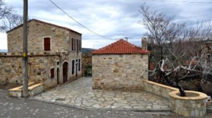 Tarihin K&uuml;llerinden G&uuml;n&uuml;m&uuml;ze: ''kozbeyli &Ccedil;apkınoğlu Konağı Ve Meyhanesi''