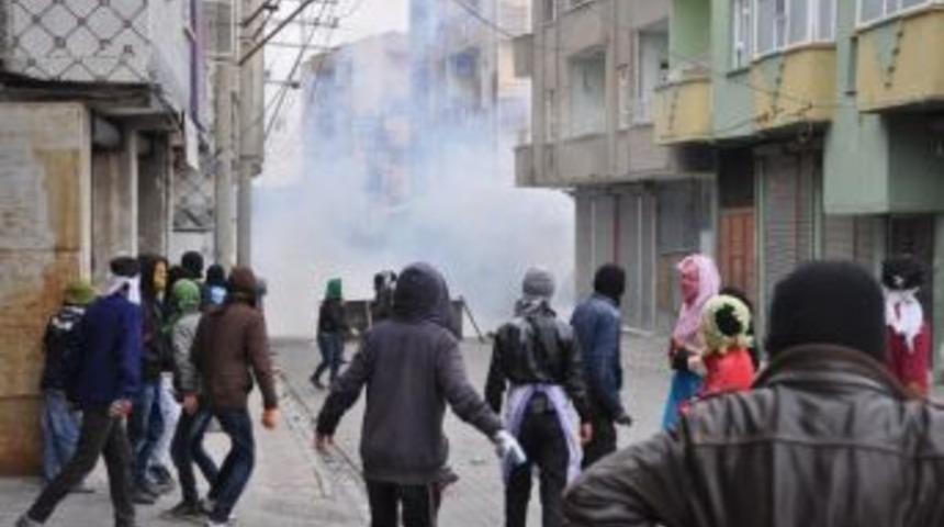 Silopi&rsquo;de G&ouml;stericiler İpekyolu&rsquo;nu Trafiğe Kapattı