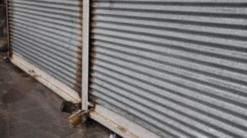 Derik'te Kepenkler A&ccedil;ılmadı