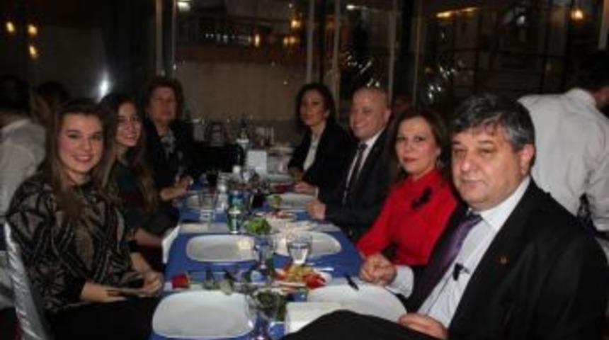 Pekg&uuml;zel, "annem Kalbim, Eşim Şansım, Kızım Herşeyim"