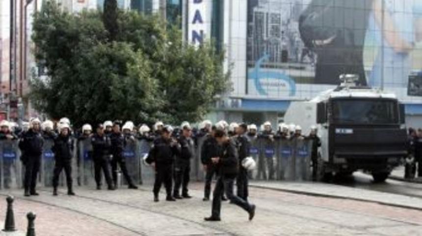 Antalya'da &Ouml;calan Posterli Y&uuml;r&uuml;y&uuml;şe Toma Engeli